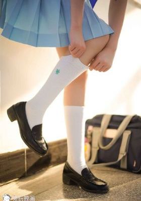 2019欧美泳装走秀_琪琪电影国产在线观看