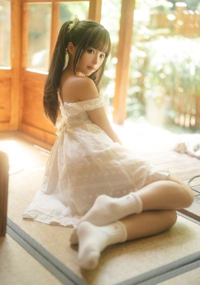 女人扒开腿秘让男人爽桶_十万网红美女美酱