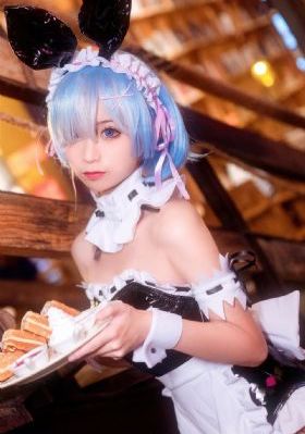 欧美人与性动交α欧美酒_DVD免费在线观看